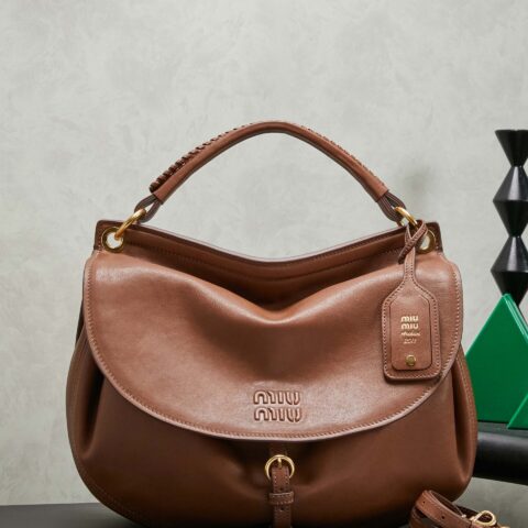 MIUMIU Rendez-vous皮革包袋5BC219棕色