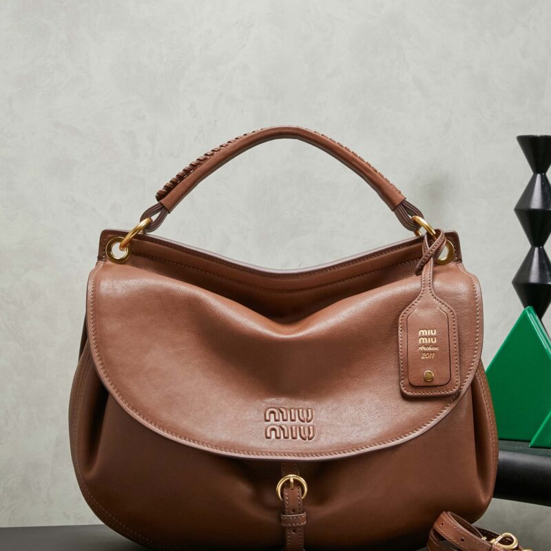 MIUMIU Rendez-vous皮革包袋5BC219棕色