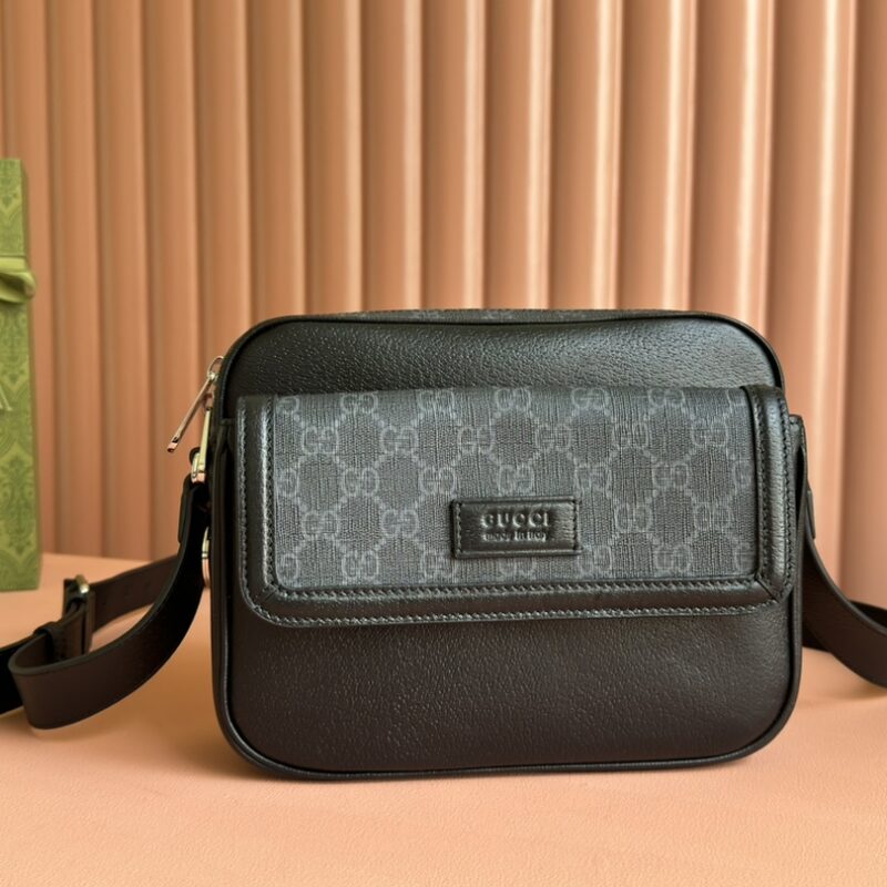 GUCCI GG斜挎包 款号795464 FACU5 1000