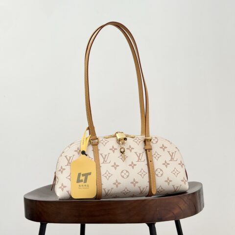 【特级原厂】  Squire East West 单肩手袋👜  型号: M2A457 动态芯片版