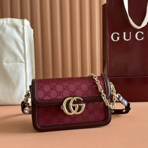 GUCCI GG Monogram型号：826761酒红色/原厂皮