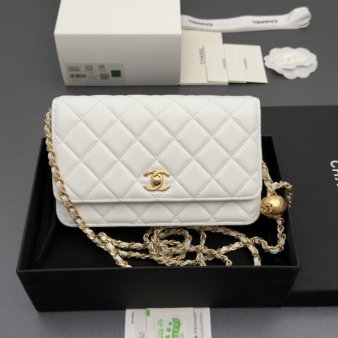 CHANEL 小香进口意大利羊皮 货号:AP1450 白色羊皮金色五金