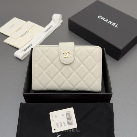 CHANEL 小香进口意大利颗粒小牛皮 货号:A48667 白色球纹金色钢唛