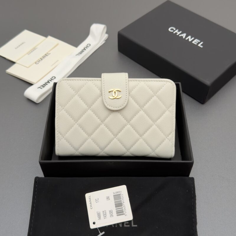 CHANEL 小香进口意大利颗粒小牛皮 货号:A48667 白色球纹金色钢唛