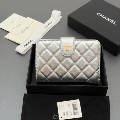 CHANEL 小香进口意大利颗粒小牛皮  货号:A48667 银色球纹金色钢唛