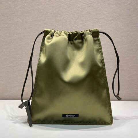 PRADA 新品手包🎉1NK063纯手工缝线