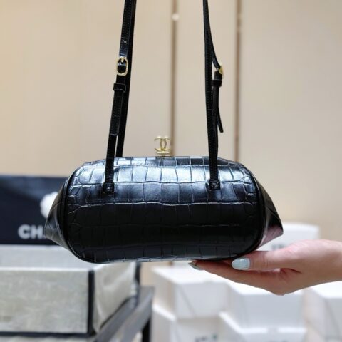 CHANEL  jennie限量鳄鱼纹化妆包👜 AP5360
