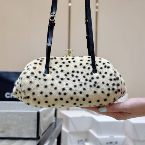 CHANEL   jennie 限量版豹纹化妆包👜AP5360