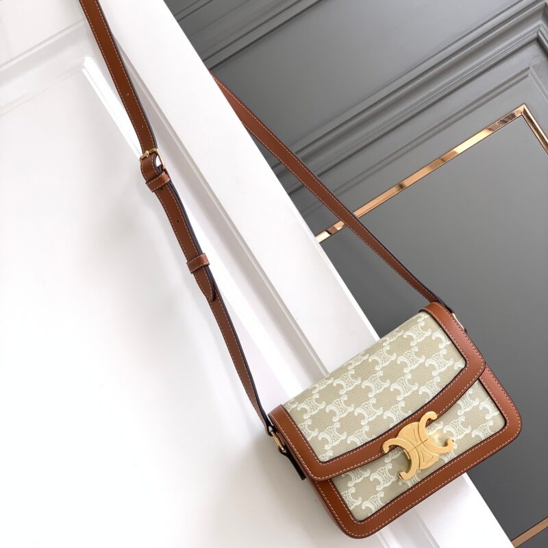 CELINE  TRIOMPHE凯旋门 Teen Box 款号：188882