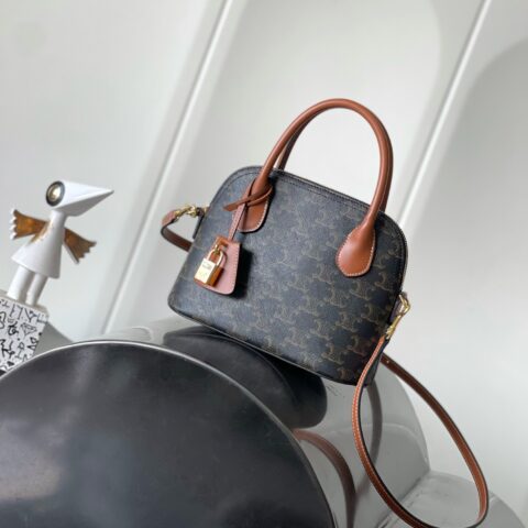 CELINE 新品贝壳包HONORINE 型号：120682