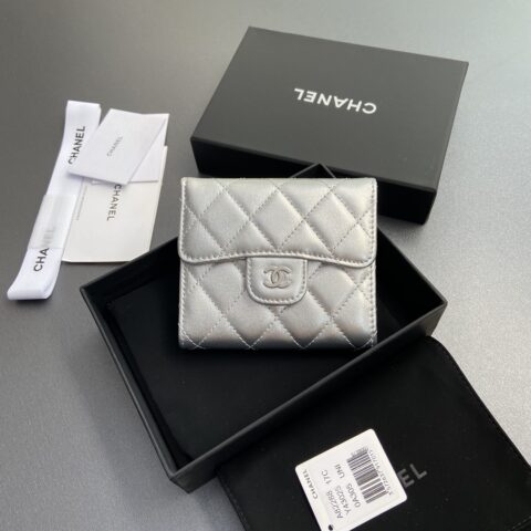 CHANEL 特製銀色羊皮革 编号:82288