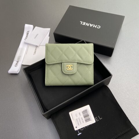 CHANEL 特製希臘綠細球紋粒面壓印皮革 编号:82288
