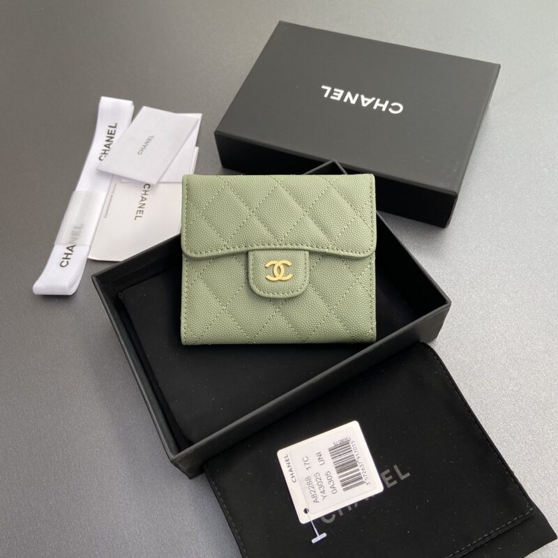 CHANEL 特製希臘綠細球紋粒面壓印皮革 编号:82288