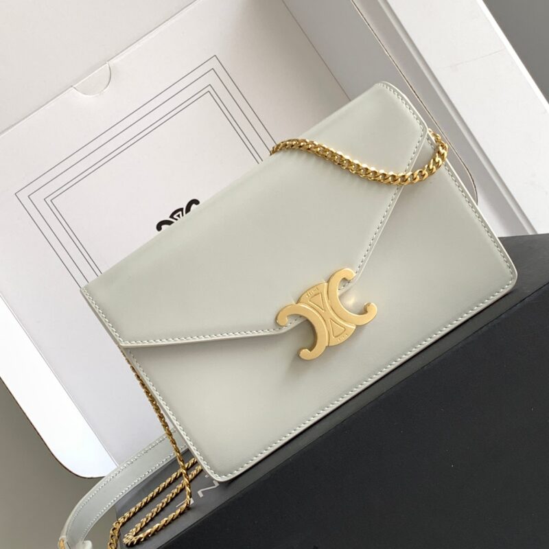 CELINE WOC 全新链条皮革信封包 型号:10J733