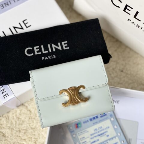 CELINE 新款亮泽牛皮革短款零钱包 款号：10I653