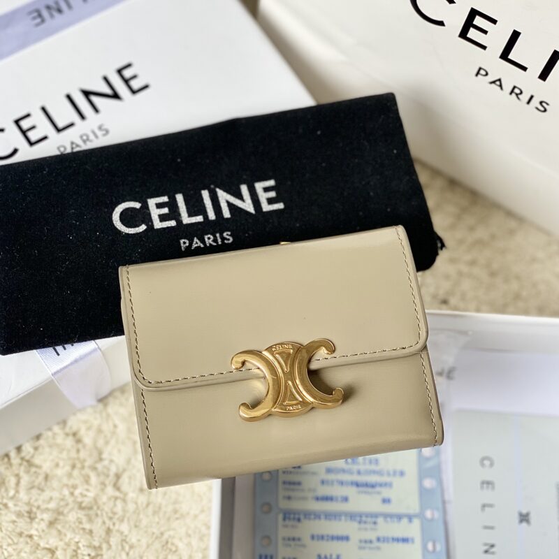 CELINE 新款亮泽牛皮革短款零钱包 款号：10I653