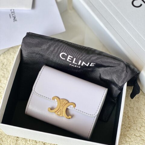 CELINE 新款亮泽牛皮革短款零钱包 款号：10I653