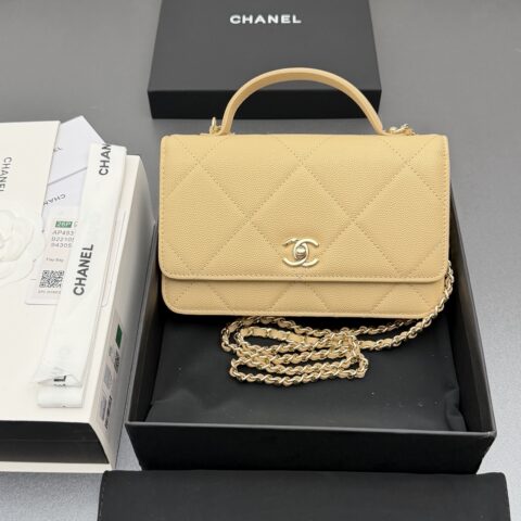 CHANEL 新款手柄WOC大号菱格绣花链条包系列 货号:AP4931杏色细球大菱格纹金色五金
