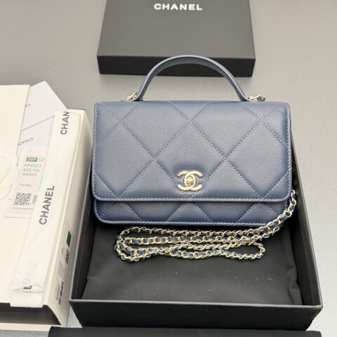CHANEL 新款手柄WOC大号菱格绣花链条包系列 货号:AP4931宝蓝色细球大菱格纹金色五金