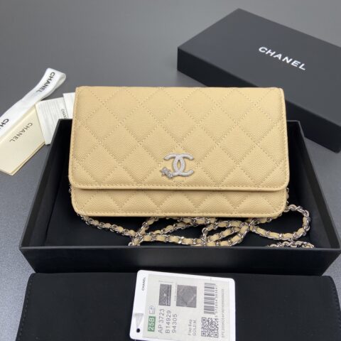CHANEL 小香进口意大利小羊皮 货号:AP3723杏色細球紋銀色五金