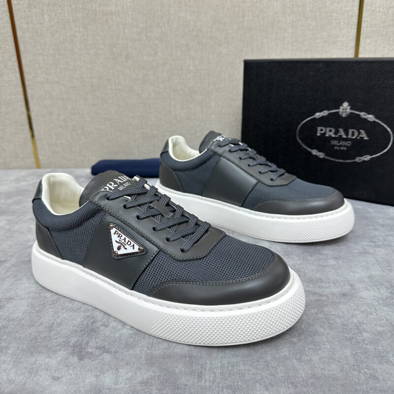 PRADA 最新款厚底休闲运动鞋