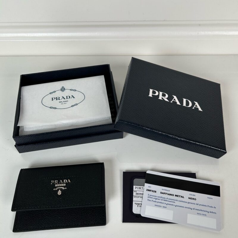 PRADA P家➡️ 男女通用小卡包，黑色，型号:1MF028