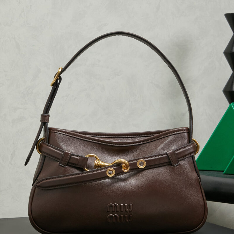MIUMIU 新品爆款腋下中古包 型号: 5BC214石楠木