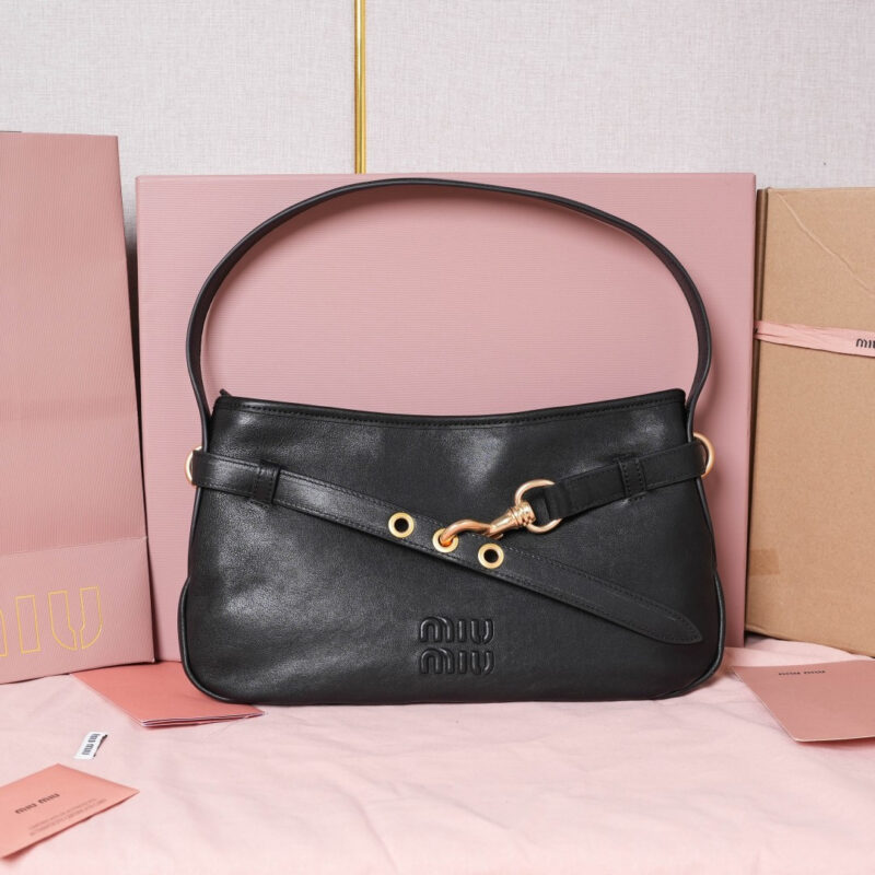 MIUMIU 新品爆款腋下中古包 5BC182 黑色