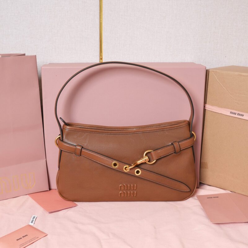 MIUMIU 新品爆款腋下中古包 5BC182 棕色