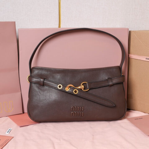 MIUMIU 新品爆款腋下中古包 5BC182石楠木