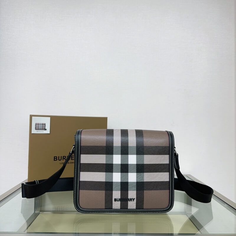 Burberry 最新款邮差 型号1731啡格