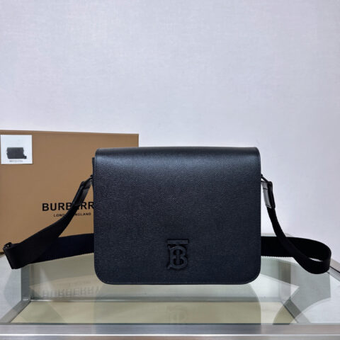 Burberry B家精巧邮差包 型号1731
