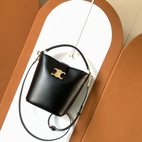 CELINE  LOUISE小号光滑牛皮革手袋 编号：119173
