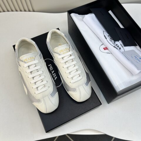 PRADA 男士休闲款