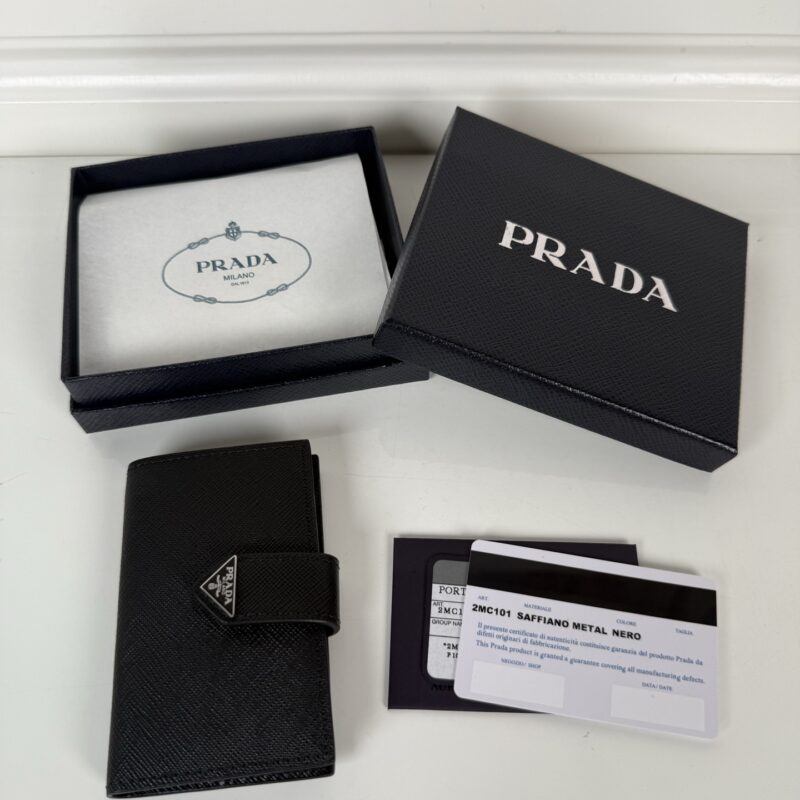 PRADA P家➡️十字纹卡夹，男女通用款，黑色，型号2MC101