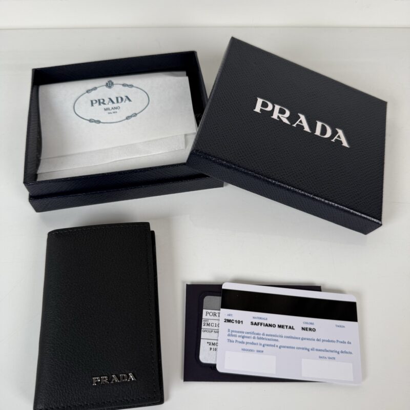 PRADA P家➡️升级版鹿皮卡夹，男女通用，黑色，型号2MC101