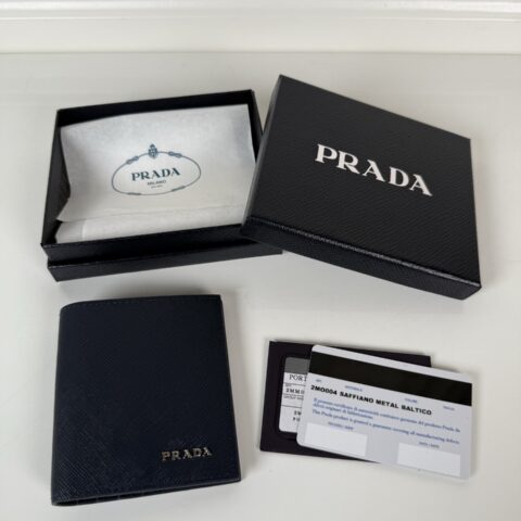 PRADA P家➡️男女通用短款钱包，（深蓝色）型号2MO004