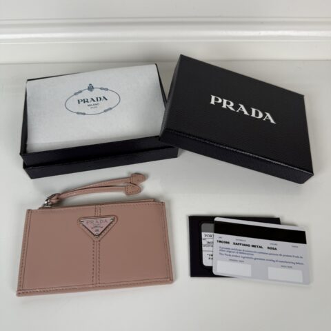 PRADA P家➡️油腊皮卡包，型号：1MC086，男女通用款