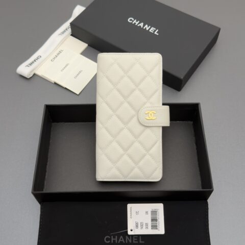 CHANEL 小香长夹卡包系列 编号:96067 白色细球纹金色五金