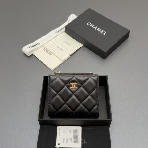 CHANEL 新款系列短款钱包系列 货号:AP3388黑色羊皮金色五金