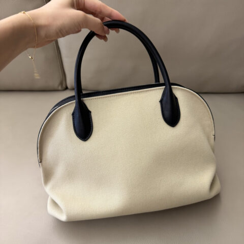 THE ROW Agnes 12 Bag 型号：TR1254 黑色马鞍皮拼杏布