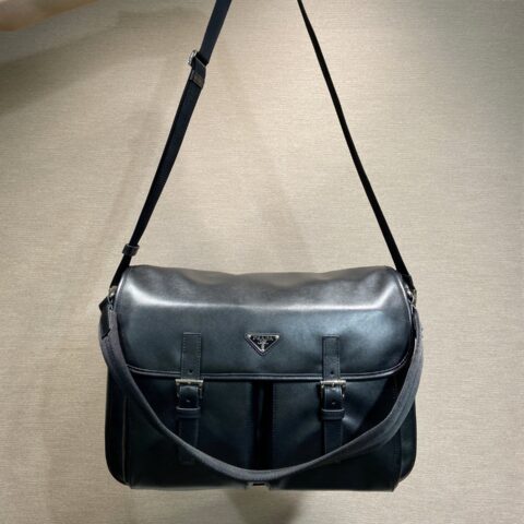 PRADA 新品邮差包🎉🎉2VD072A小牛皮