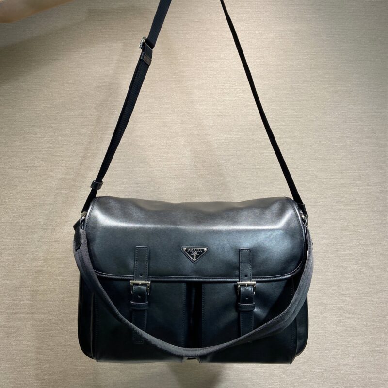 PRADA 新品邮差包🎉🎉2VD072A小牛皮