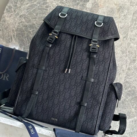 dior迪奥Dior Hit The Road 翻盖双肩背包型号:FK-1ESBA205YKY