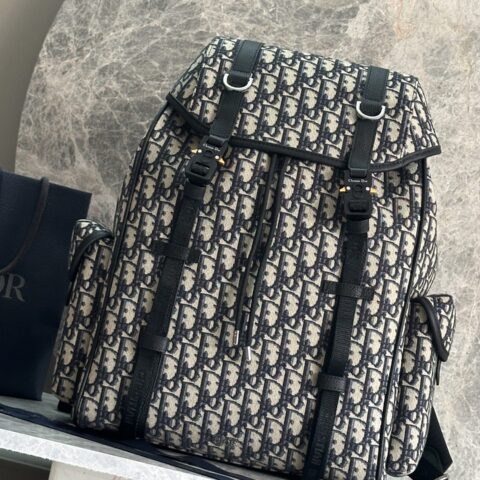 dior迪奥Dior Hit The Road 翻盖双肩背包型号:FK-1ESBA205YKY