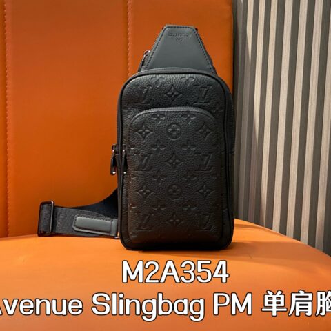【原单精品】M2A354黑色 全皮压花胸包 Avenue Slingbag PM 单肩胸包