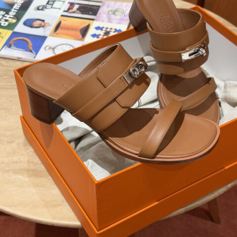 HERMES ：637 Ninon 50凉鞋 编号：  H262125Z 02360