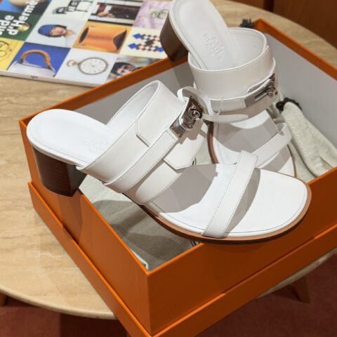 HERMES ：637 Ninon 50凉鞋 编号：  H262125Z 90350