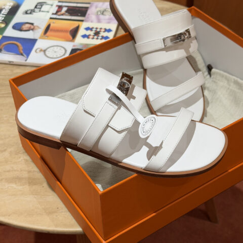 HERMES ：636 Nina凉鞋 编号：  H262123Z 90380
