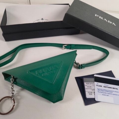 Prada 钥匙扣+零钱袋组合 型号：1TL445